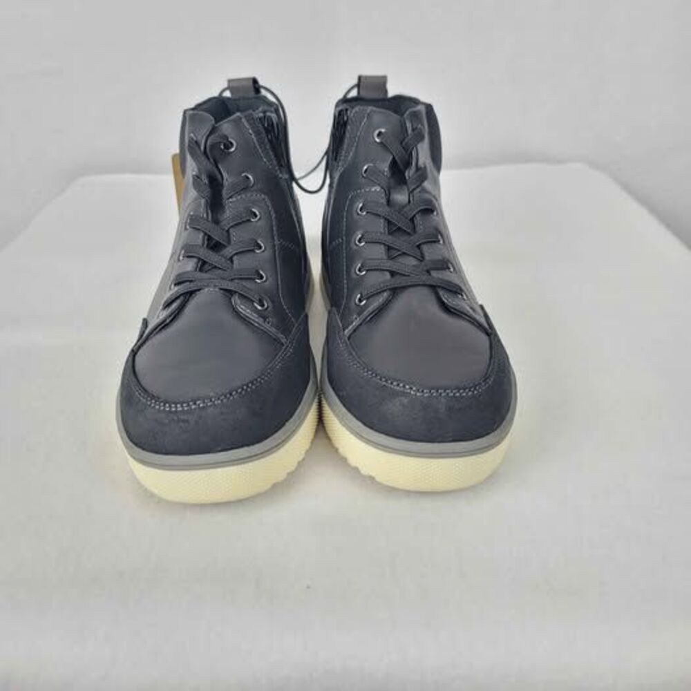NWT Thereabouts Boys Black sz 4 Hightop side zip closure Sneakers